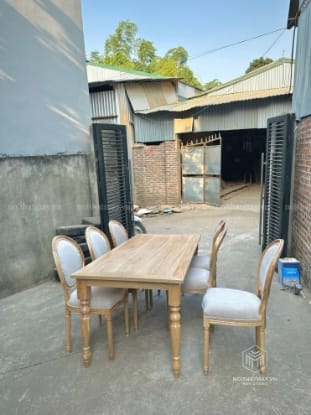 Hình ảnh của Bộ Bàn Ăn Tân Cổ Điển Kèm Ghế Louis Không Tay